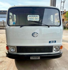 OM 40 autocarro Iveco epoca cassone