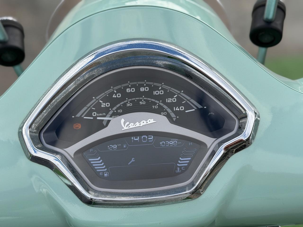 Piaggio Vespa 300 GTS Colore TIFFANI Nuova