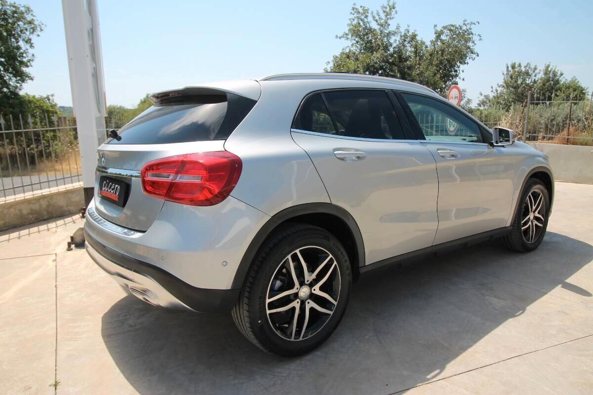 Mercedes GLA 200 d Automatic Sport | 2015