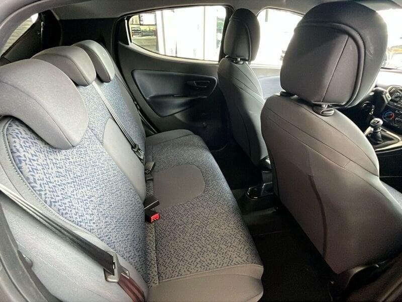 Lancia Ypsilon 1.0 FireFly 70cv Hybrid Silver