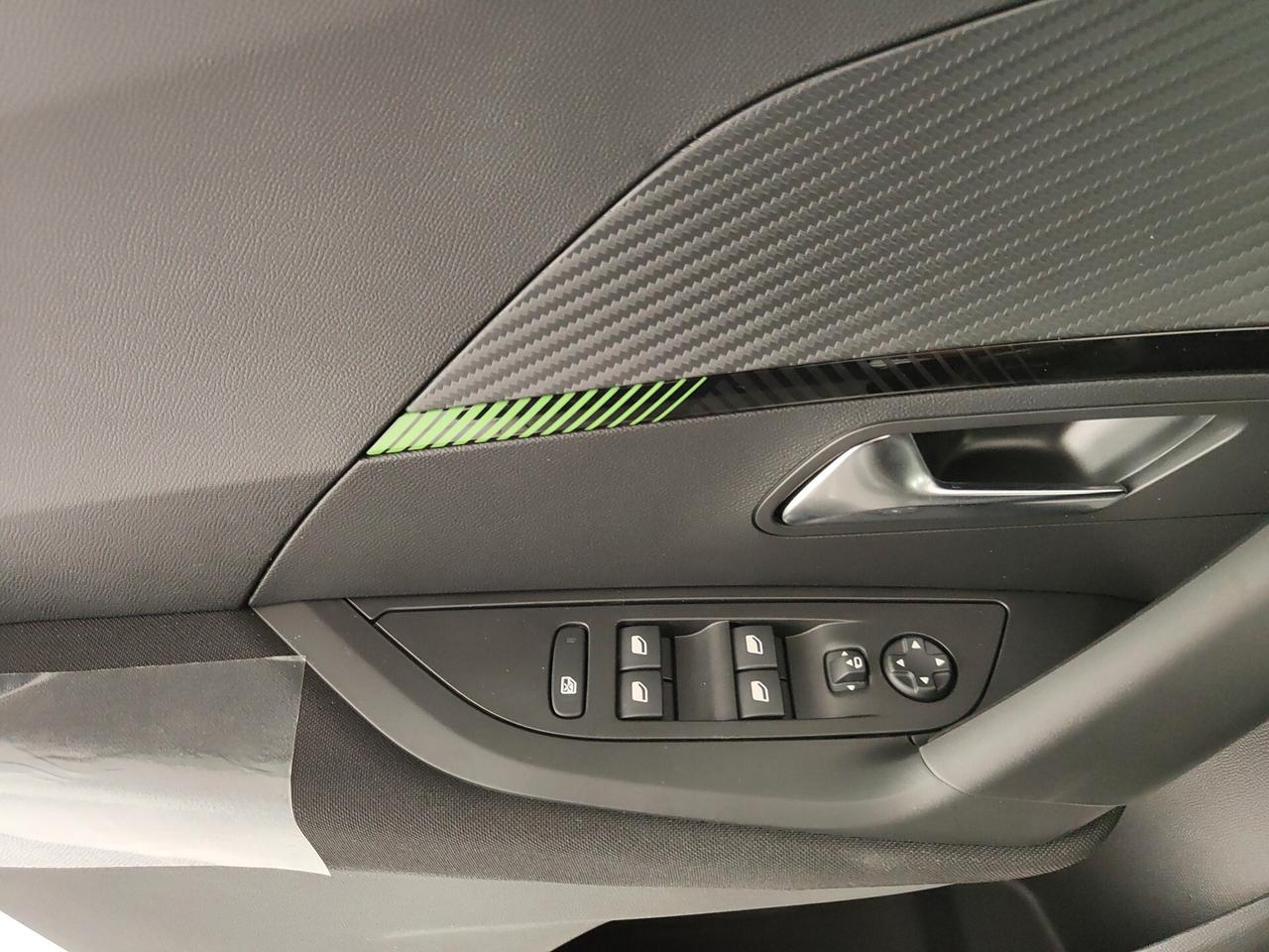 Peugeot 2008 motore elettrico 136 CV Active