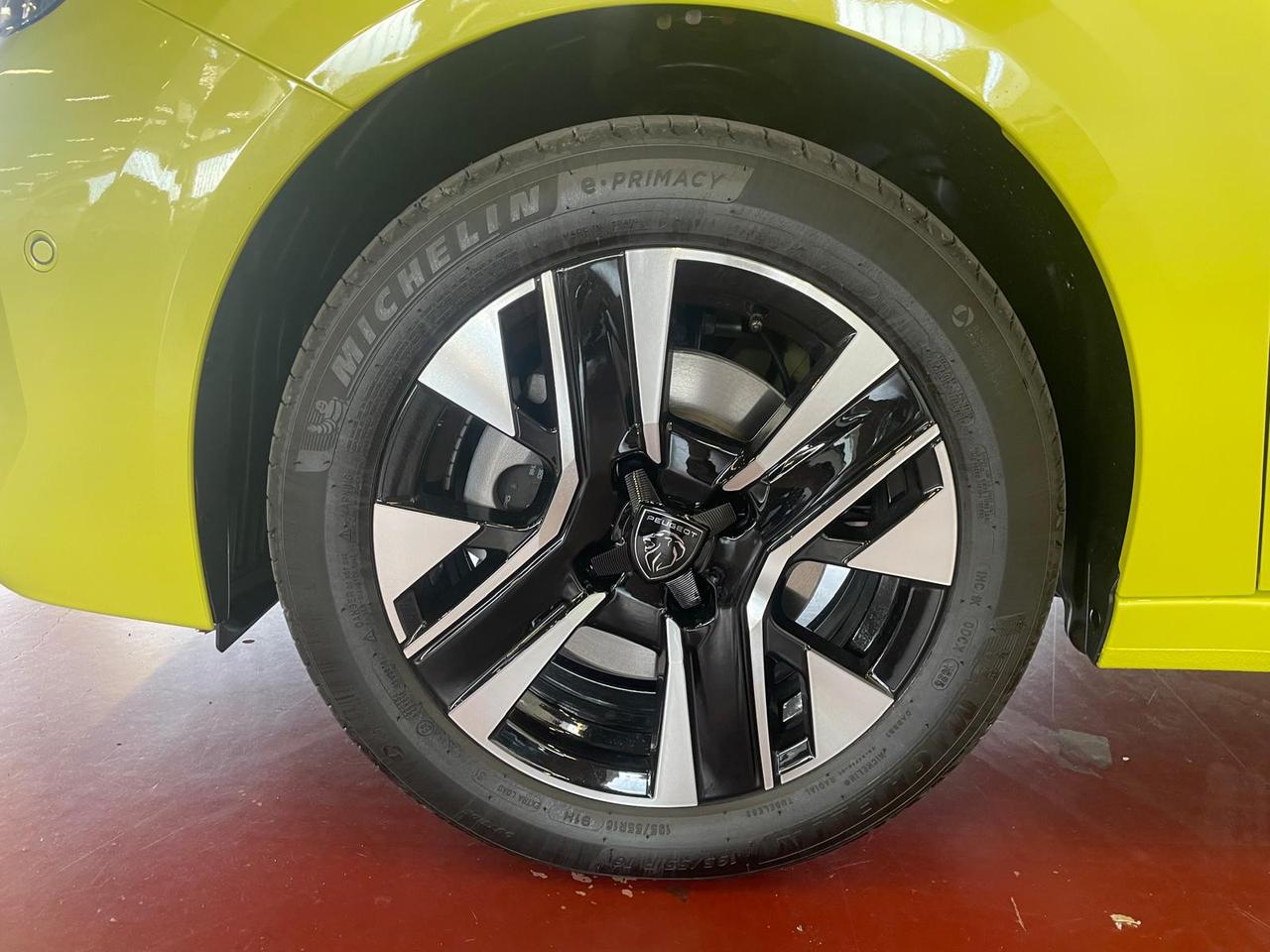 PEUGEOT 208 5P - ALLURE Hybrid 110 E-DCS6