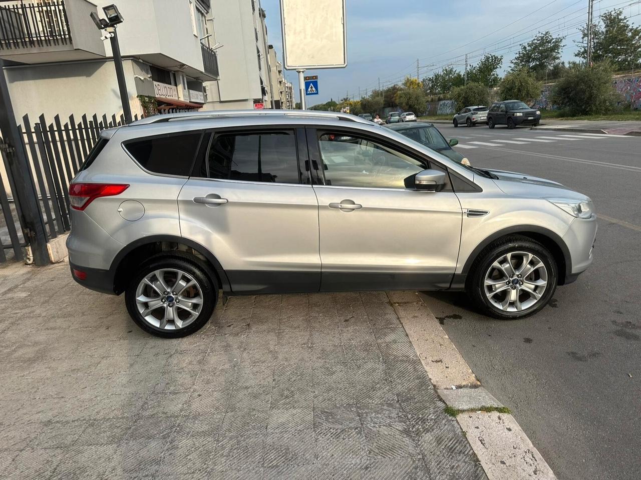 Ford Kuga 2.0 TDCI 120 CV S&S 2WD Titanium