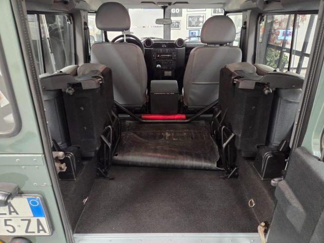 LAND ROVER Defender 90 2.4 TD4 AUTOVETTURA