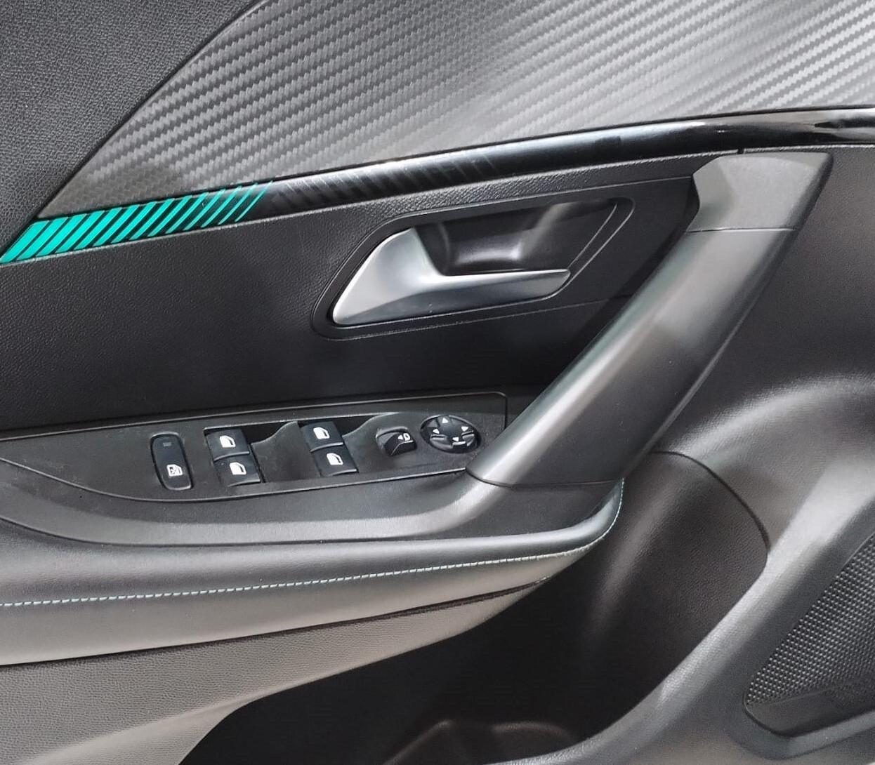 Peugeot 2008 BlueHDi 130 S&S EAT8 Allure