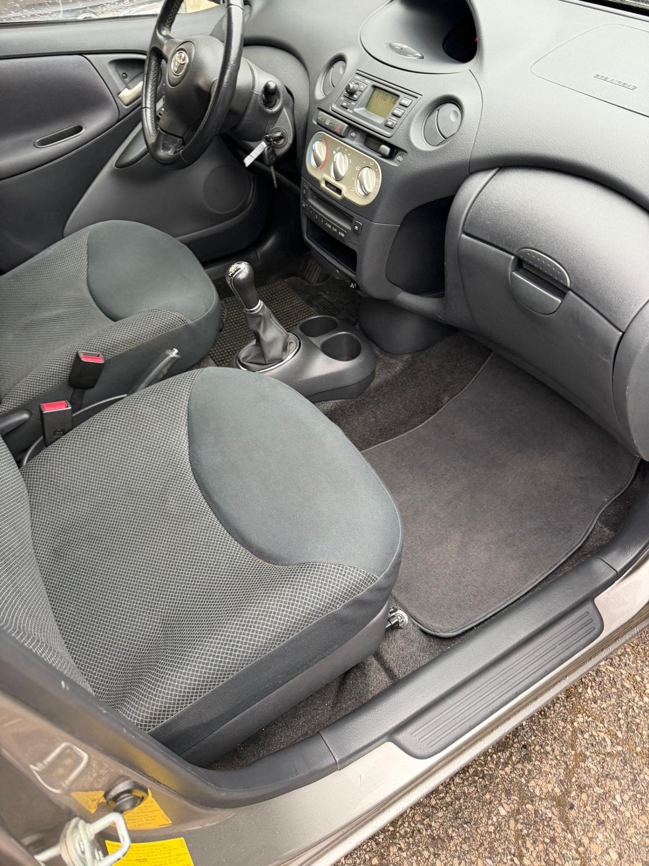 Toyota Yaris 1.3 BENZINA 5 PORTE Sol Blue