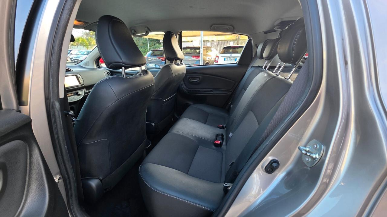 Toyota Yaris D-4D LOUNGE