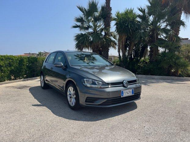 Volkswagen Golf 1.0 TSI 110 CV 5p. Trendline BlueM