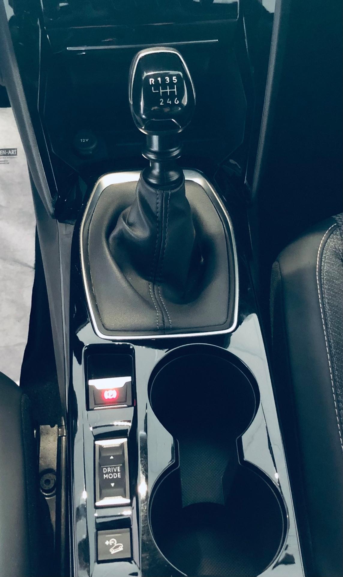 Peugeot 2008 1.2 benz 100 S&S Allure