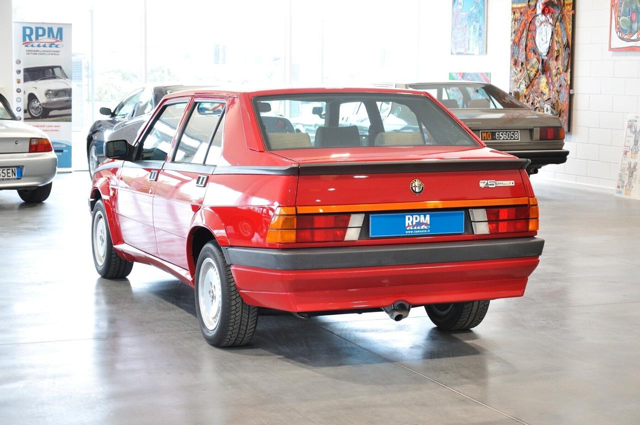 Alfa Romeo 75 2.0i Twin Spark Prima serie Rosso CRS
