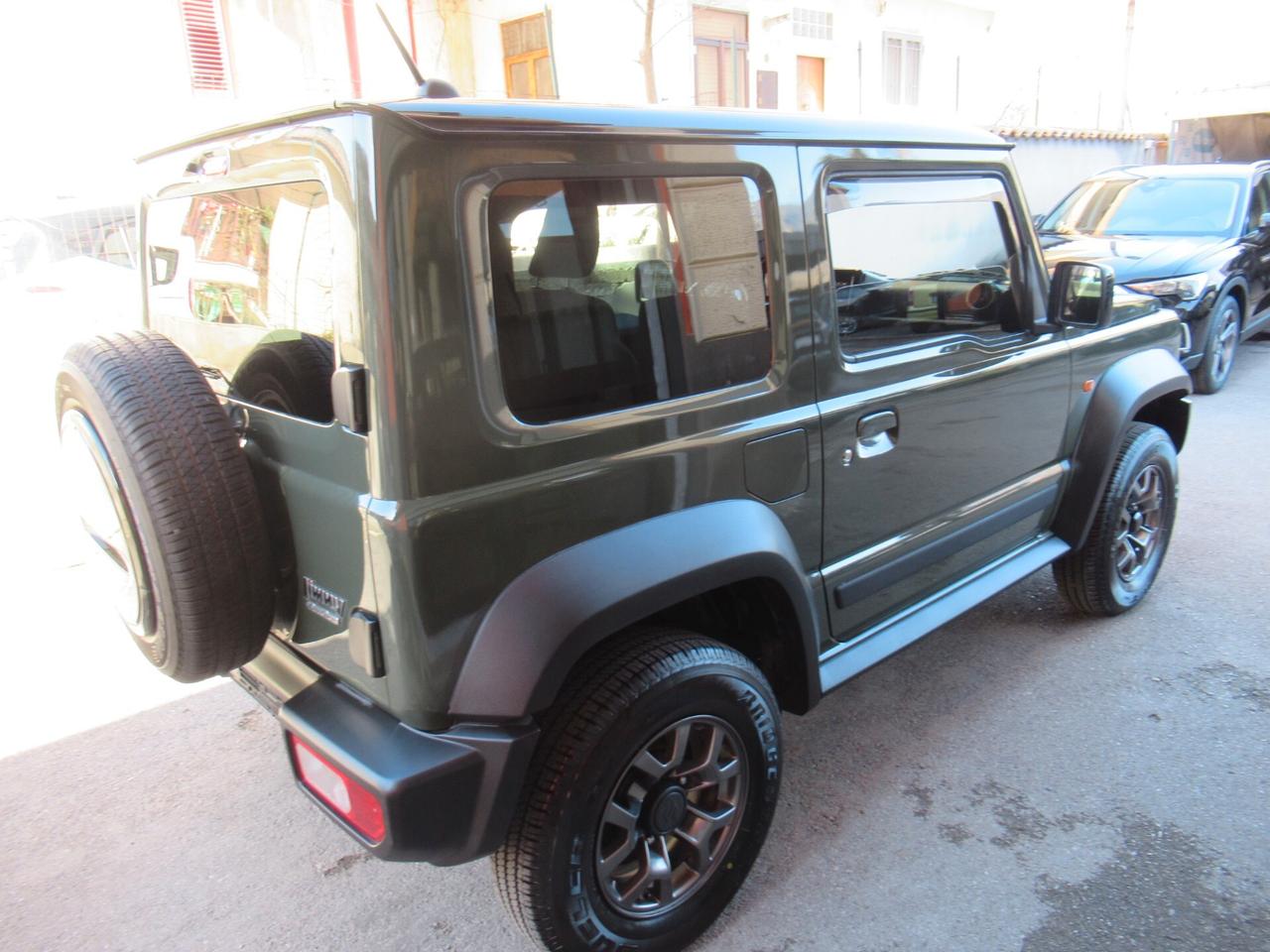 Suzuki Jimny 1.5 5MT Top