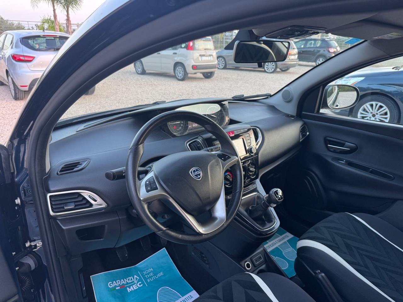 Lancia Ypsilon 1.2 69 CV 5 porte Platinum