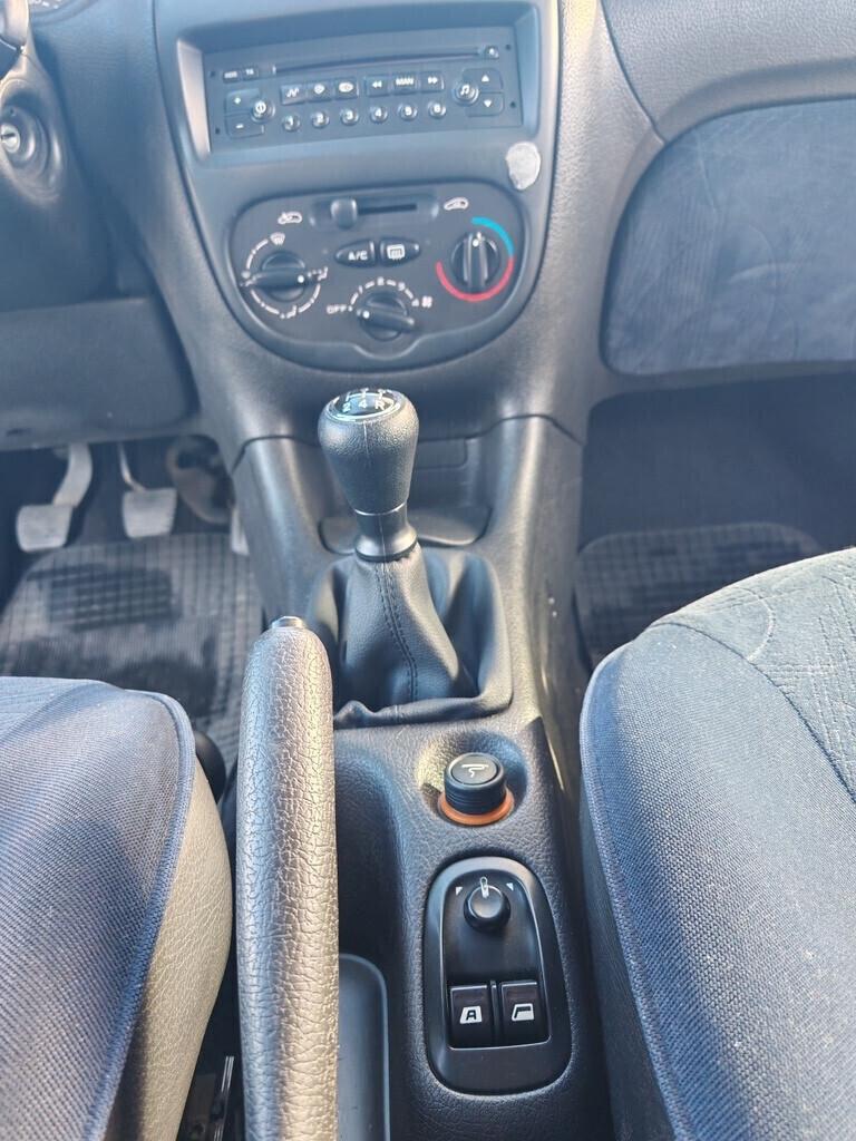 Peugeot 206 benzina come nuova 110.000 Km