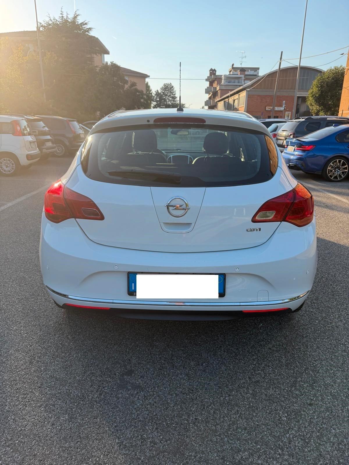 Opel Astra 1.7 CDTI - NEOPATENTATI - 12 MESI DI GARANZIA -