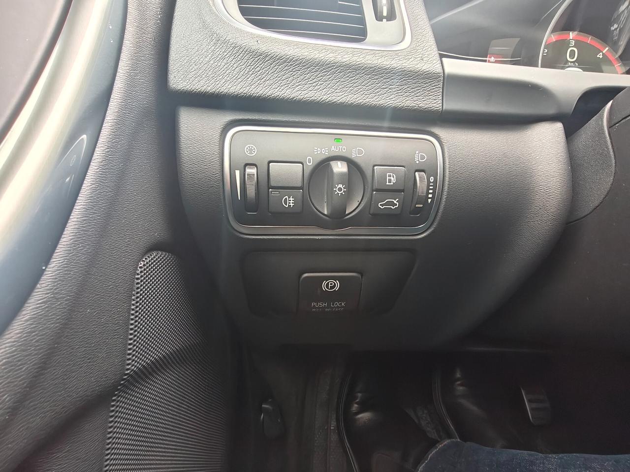 Volvo V60 D2 1.6 Powershift