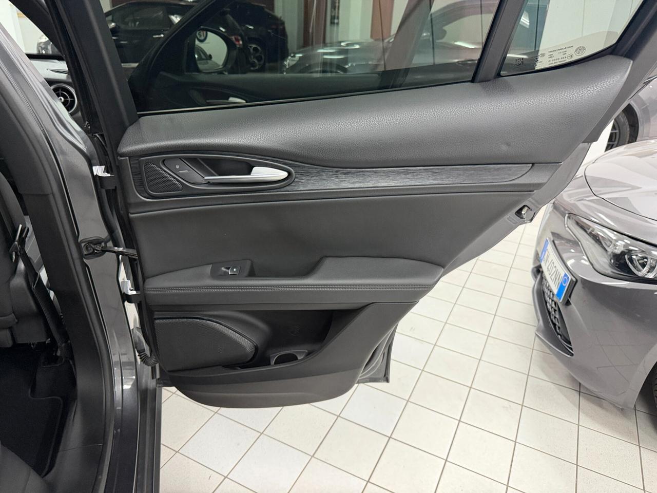 Alfa Romeo Stelvio 2.2 TD 210 CV SUPER AT8 Q4 FARI MATRIX MODELLO NUOVO TAGLIANDI KIT DISTRIBUZIONE ESEGUITO
