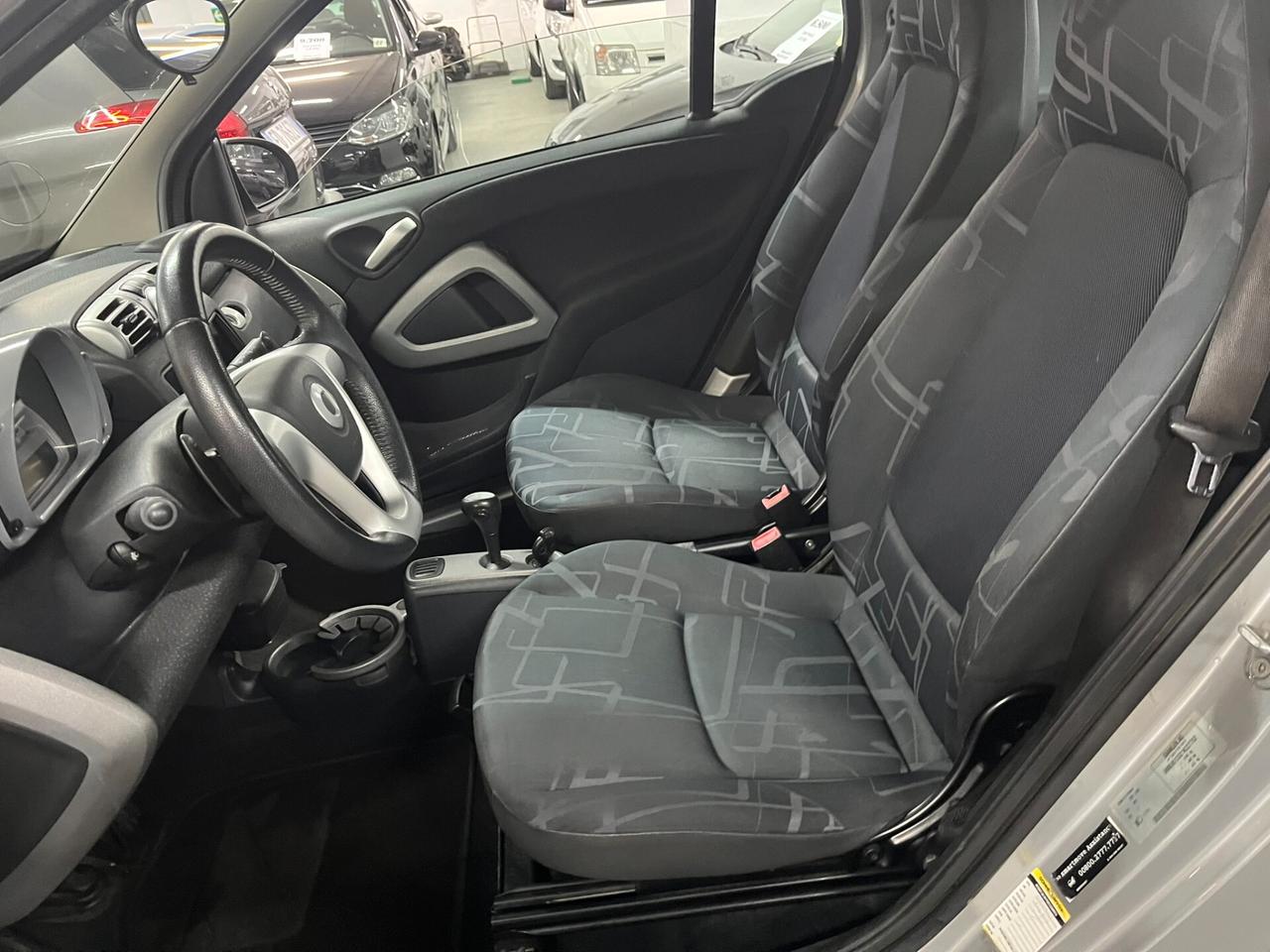 Smart ForTwo 84 cv con SERVOSTERZO