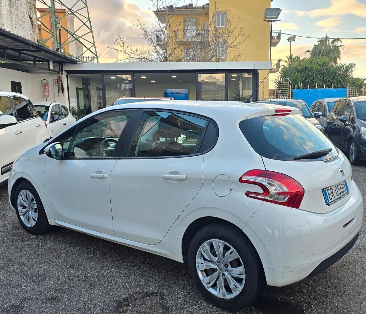 Peugeot 208 1.4 DIESEL 75CV ALLURE