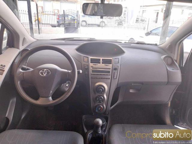 TOYOTA Yaris 1.0 3 porte Sol (Garanzia 12 Mesi)