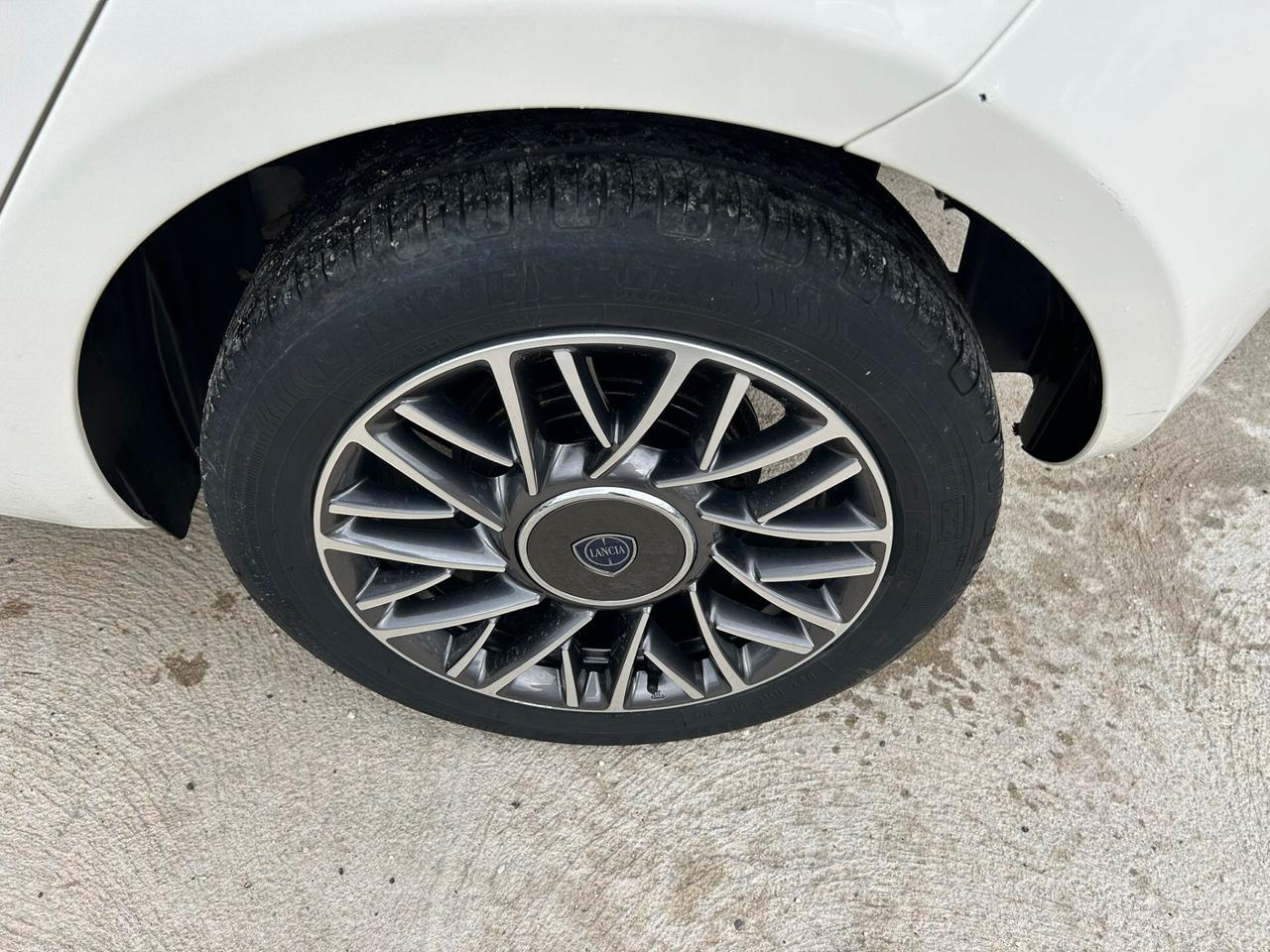 Lancia Ypsilon 1.0 FireFly 5 porte S&S Hybrid Gold - (Offerta del Mese!) - Unico proprietario - 31.280 KM