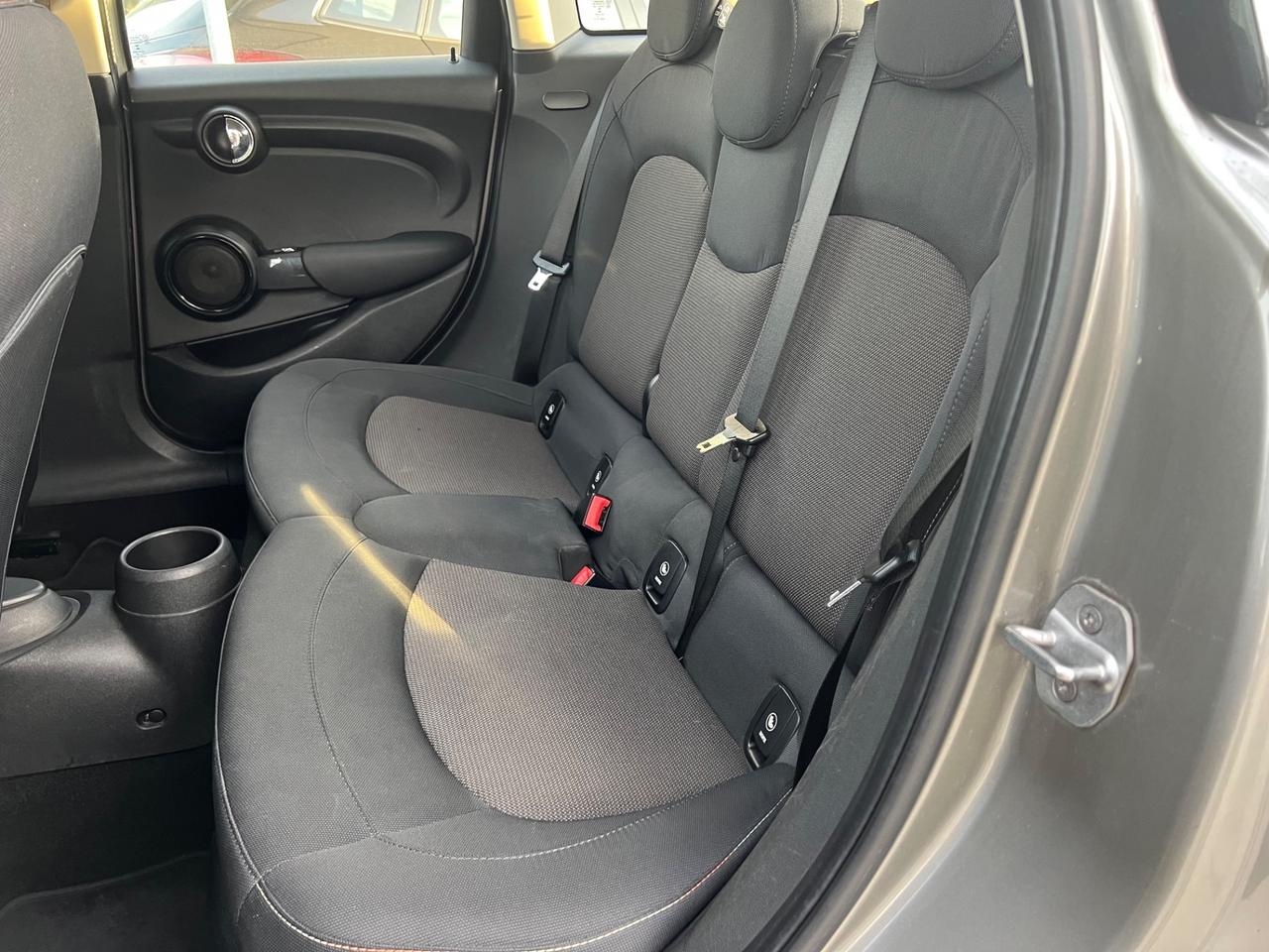 Mini 1.5 Cooper D 5 porte