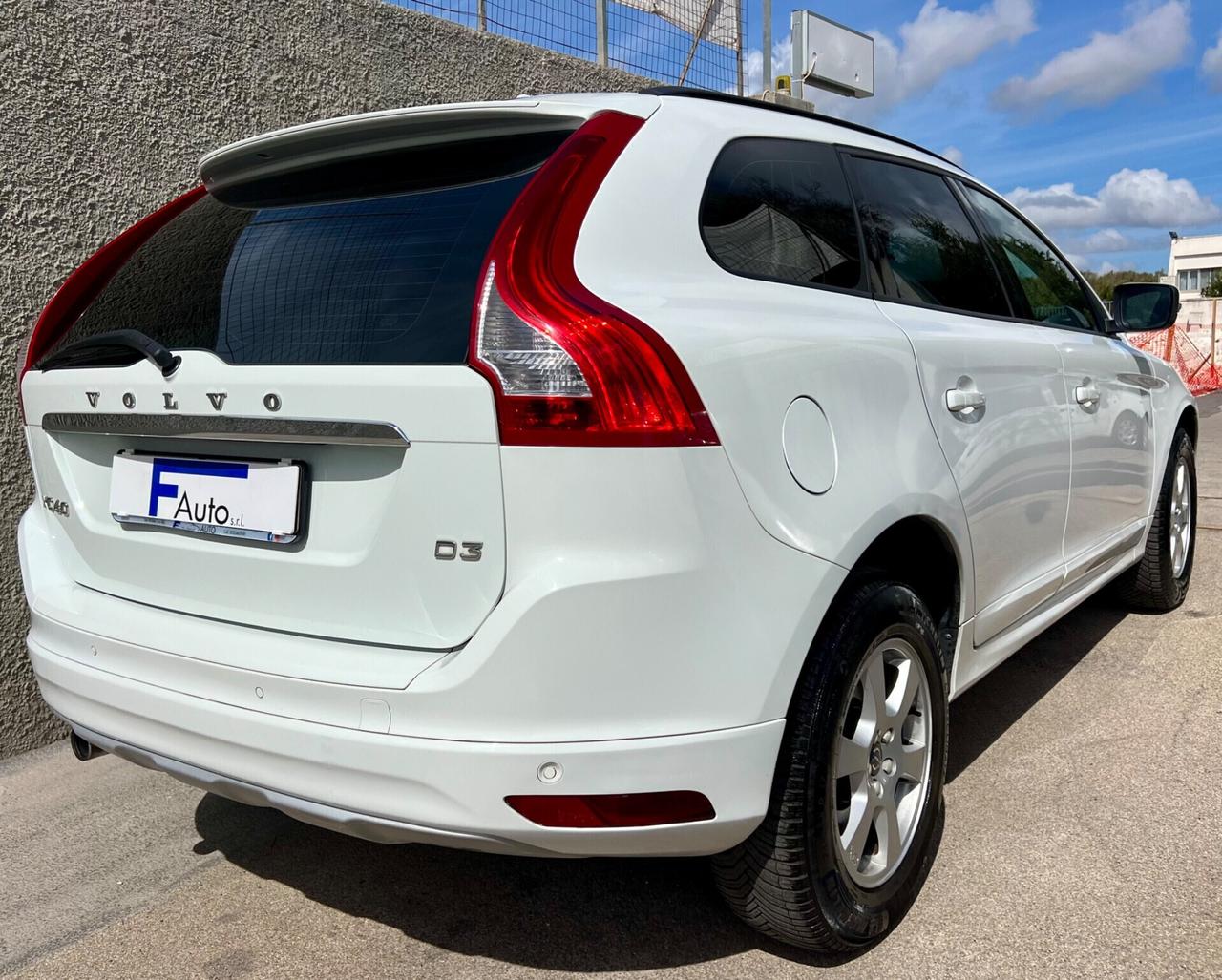 Volvo XC60 D3 Geartronic Kinetic,Navi,LED,Climatronic,ecc.