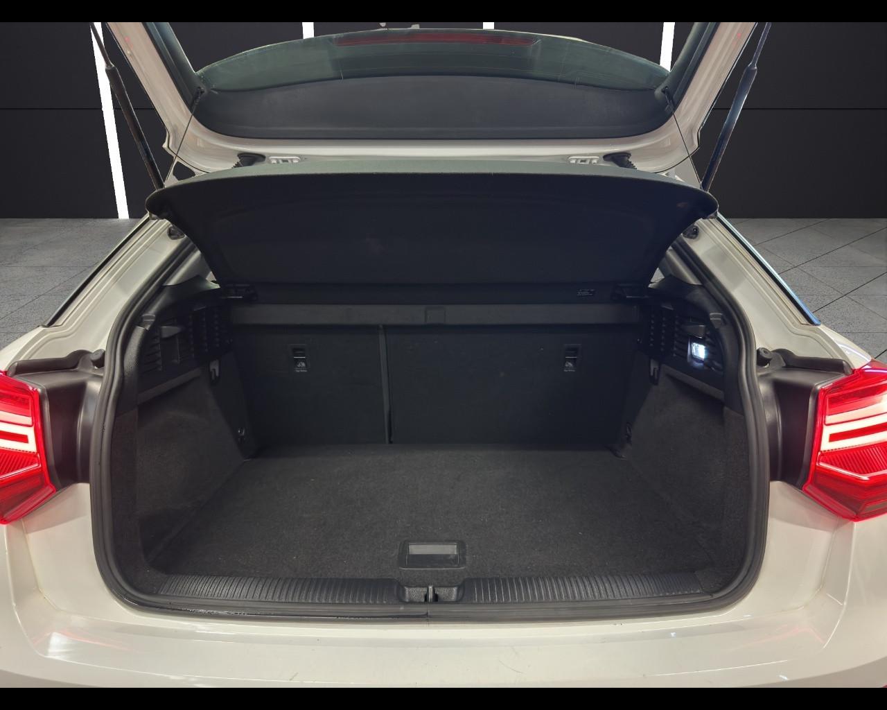 AUDI Q2 - Q2 40 TFSI quattro S tronic Business