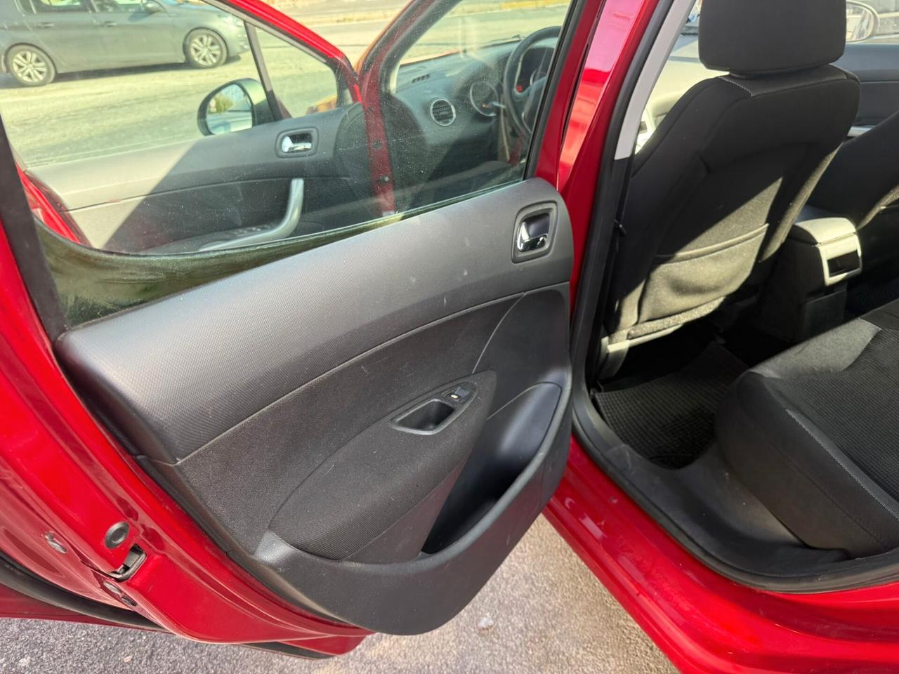 Peugeot 308 1.6 8V HDi 112CV 5p. Business