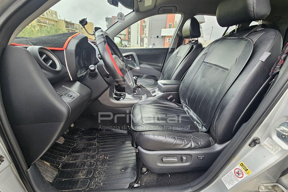 TOYOTA RAV4 2.2 D-4D 177 CV Luxury