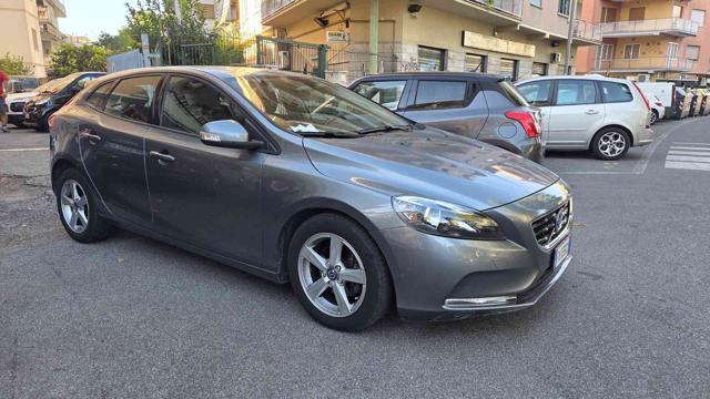 VOLVO V40 D2 1.6 Momentum