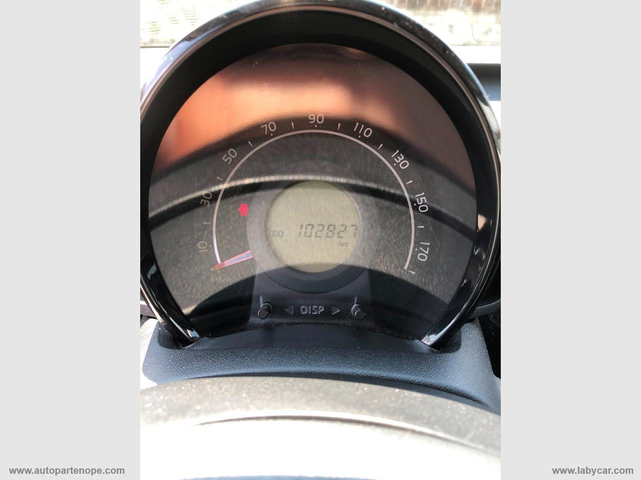 TOYOTA Aygo Connect 1.0 VVT-i 72 CV 5p. x-play