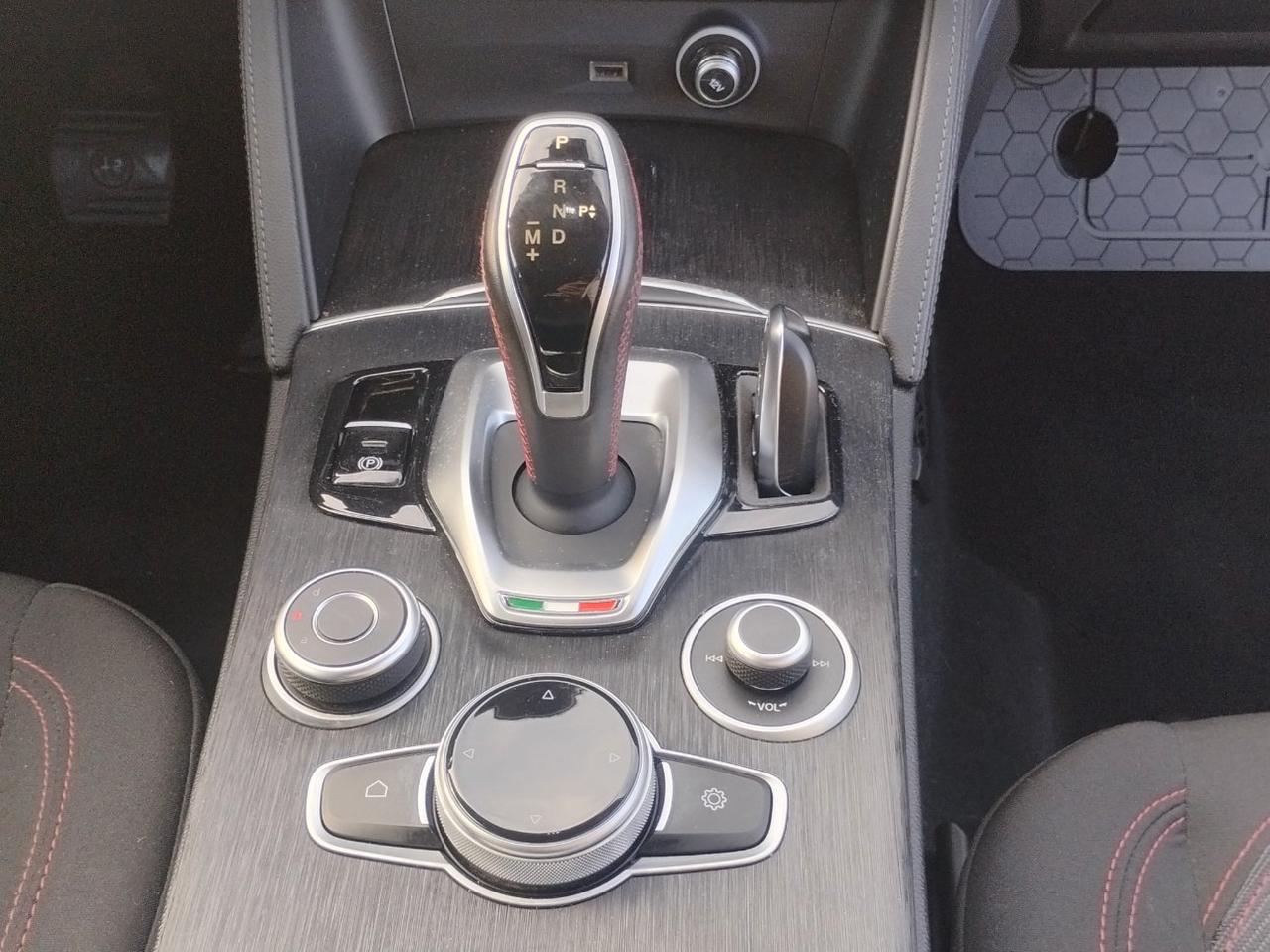 Alfa Romeo Stelvio 2.2 t Business Q4 190cv.PREZZO REALE