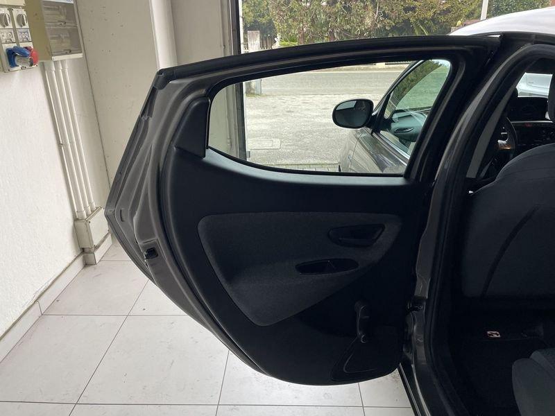 Lancia Ypsilon Ypsilon 1.0 FireFly 5 porte S&S Hybrid Silver