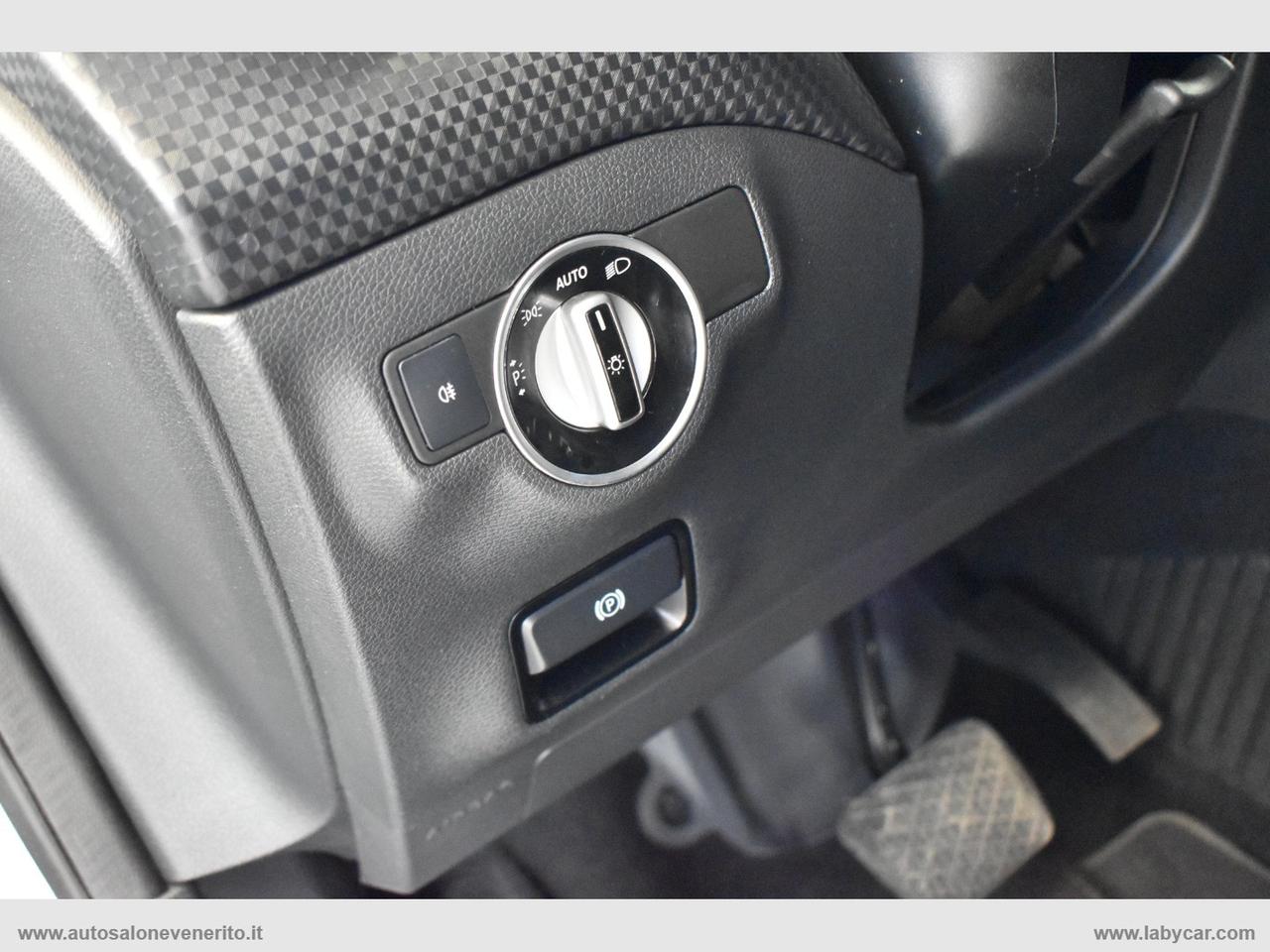 MERCEDES-BENZ A 200 d Automatic Premium