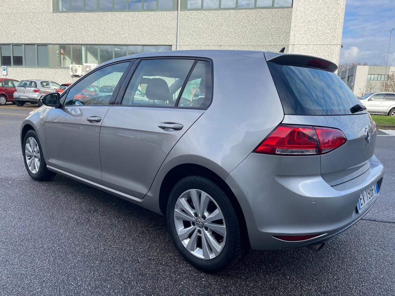 Volkswagen Golf 1.6 TDI 5p.*Navi*Neopatentati*Cerchi*