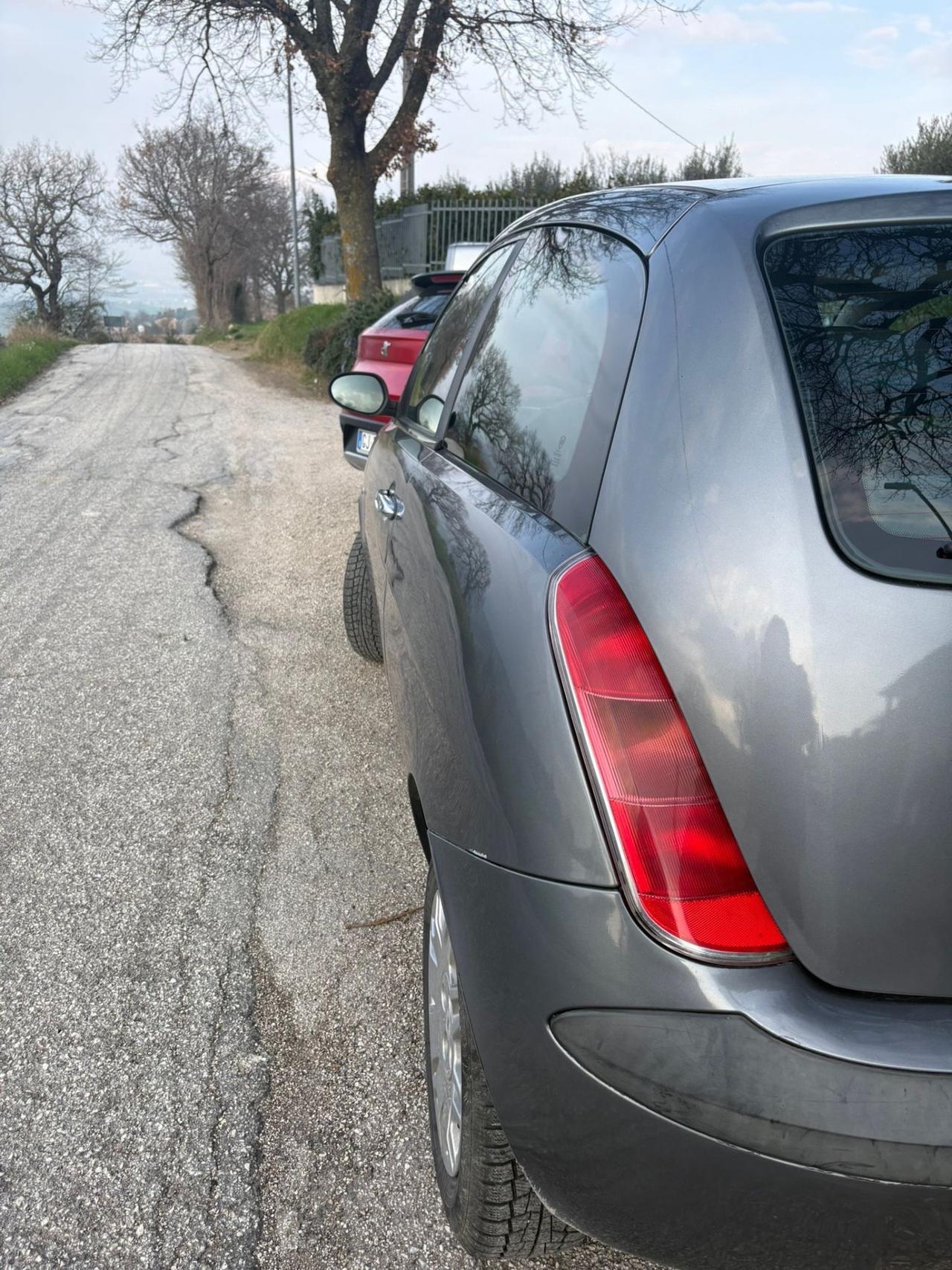 Lancia y 1200 metano neopatentati