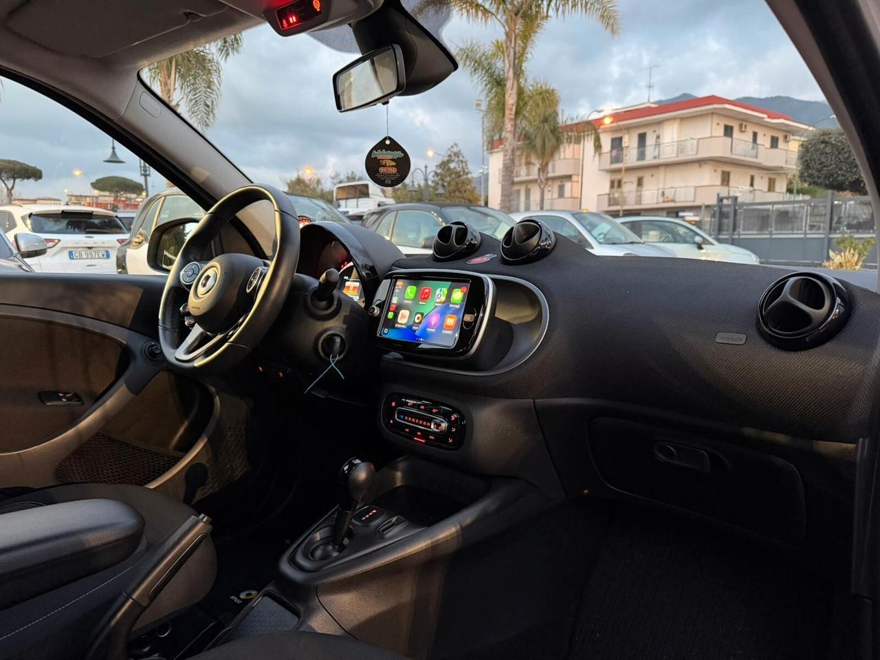 Smart ForFour EQ Pulse