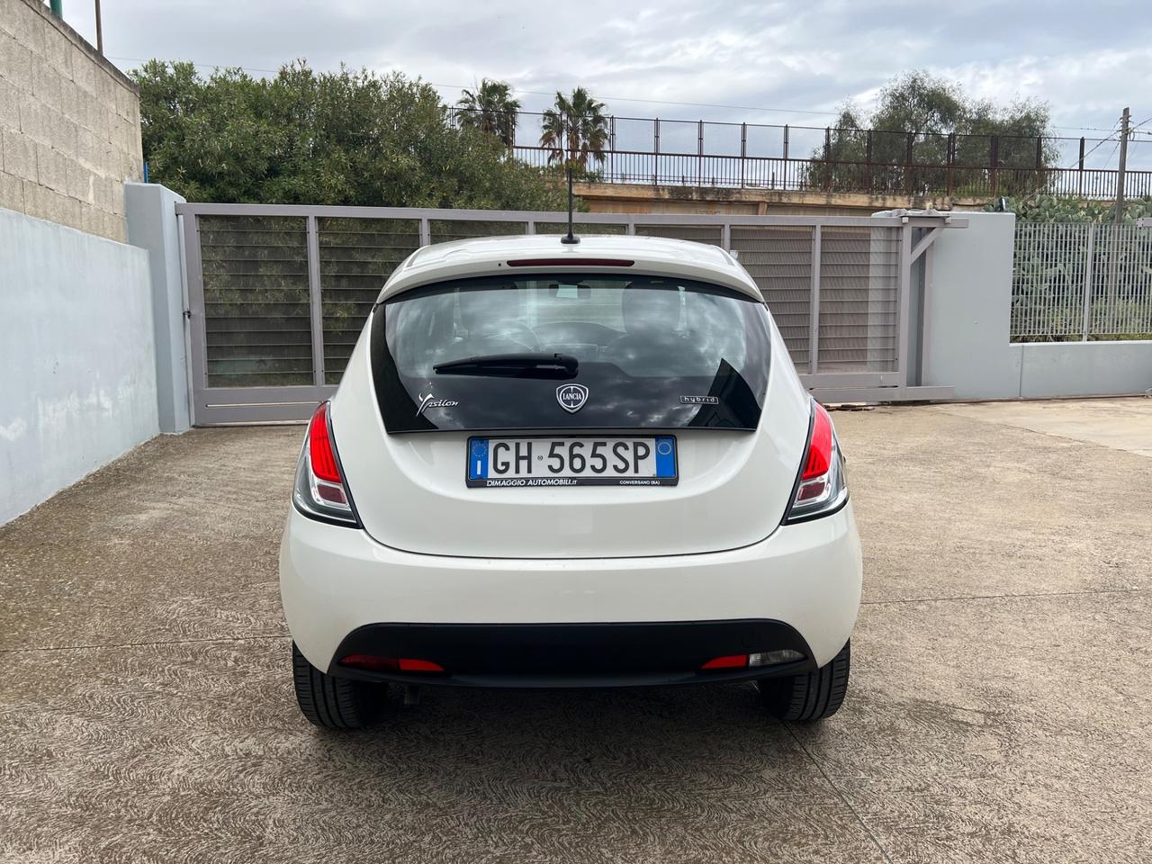 Lancia Ypsilon 1.0 Hybrid Gold | 2022