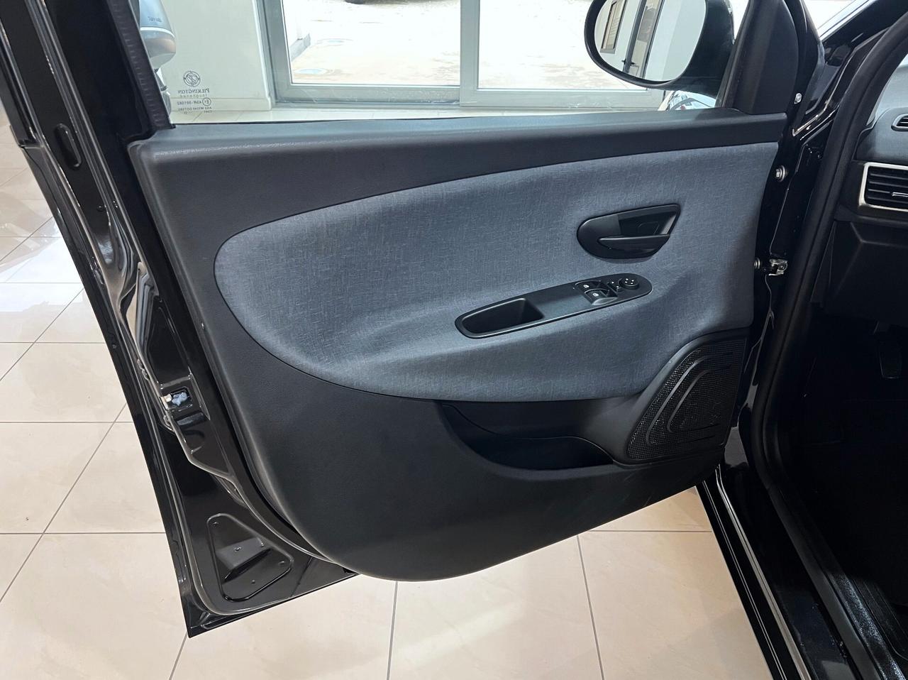 Lancia Ypsilon 1.0 FireFly 5 porte S&S Hybrid Gold