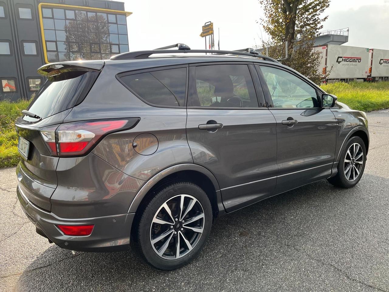 Ford Kuga 1.5 TDCI 120 CV S&S 2WD Powershift ST-Line