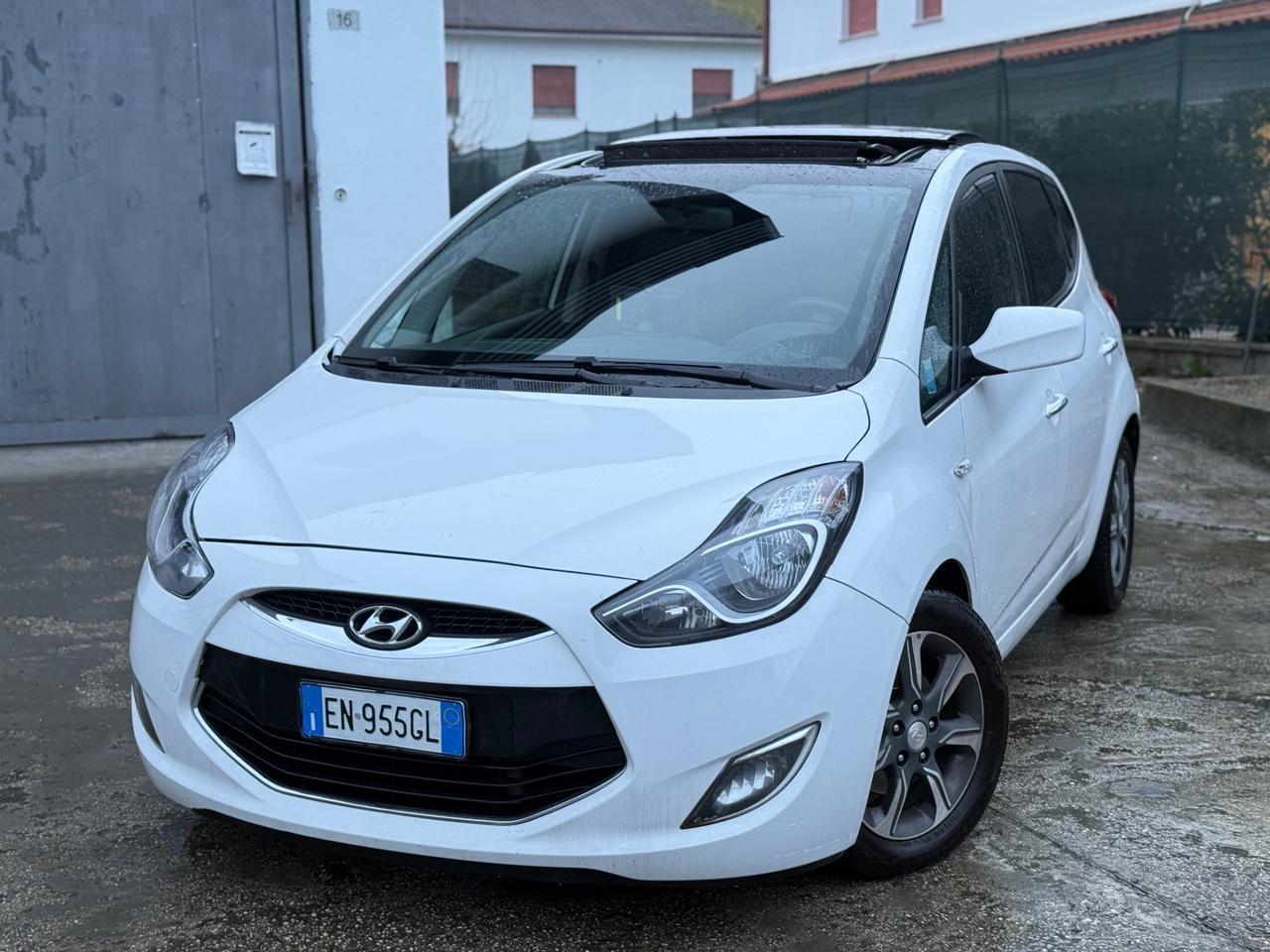Hyundai iX20 1.6 CRDI FULL TETTO APRIBILE NEOPATENTATI