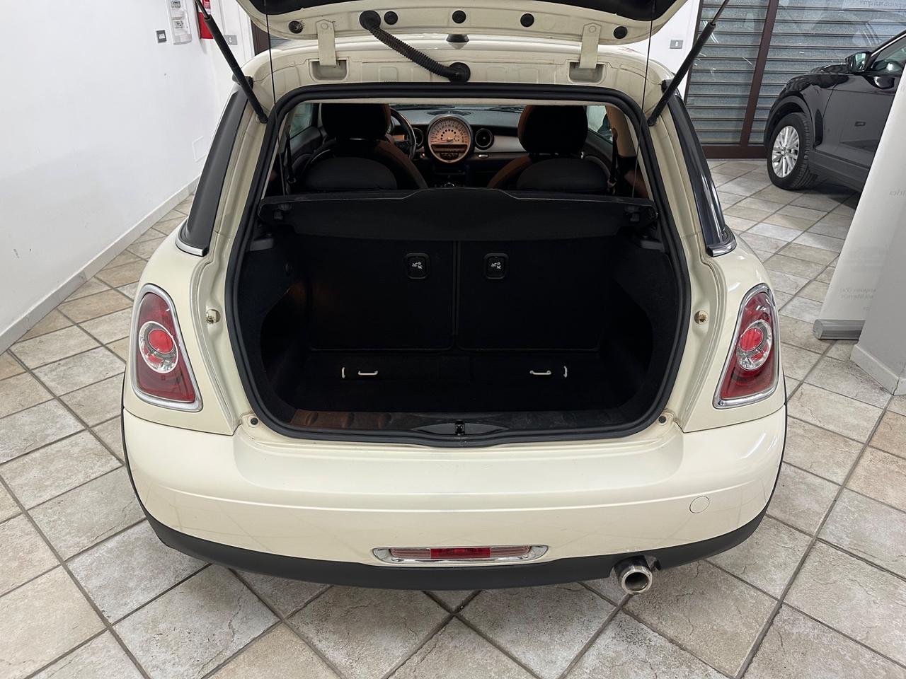 MINI 1.6 (90) One D 2011