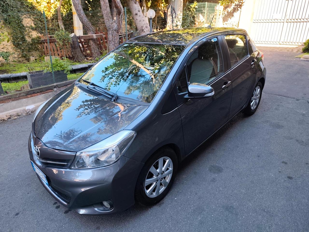 Toyota Yaris 1.3 5 porte Lounge 2012