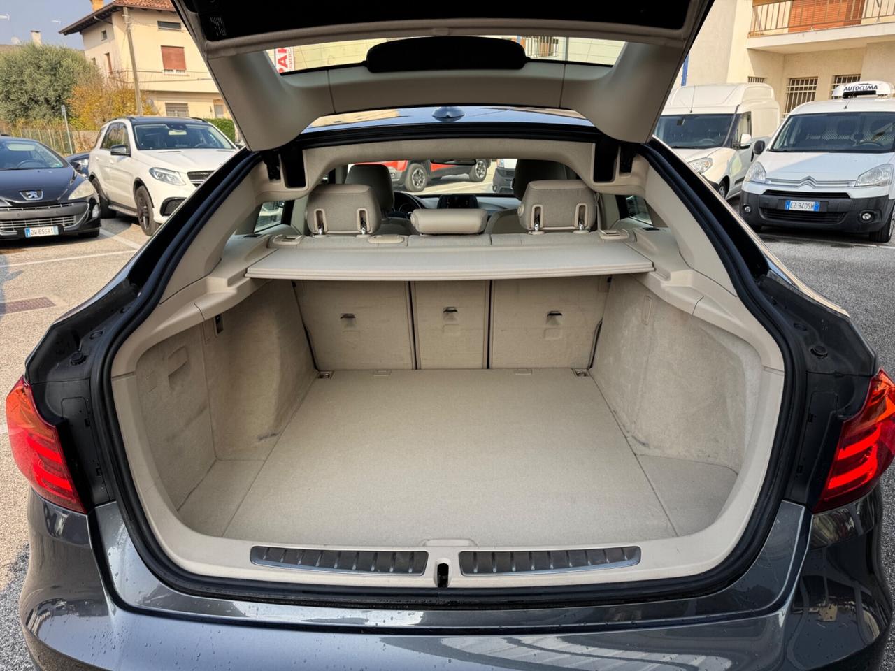 Bmw 3er Gran Turismo 320d Luxury aut.