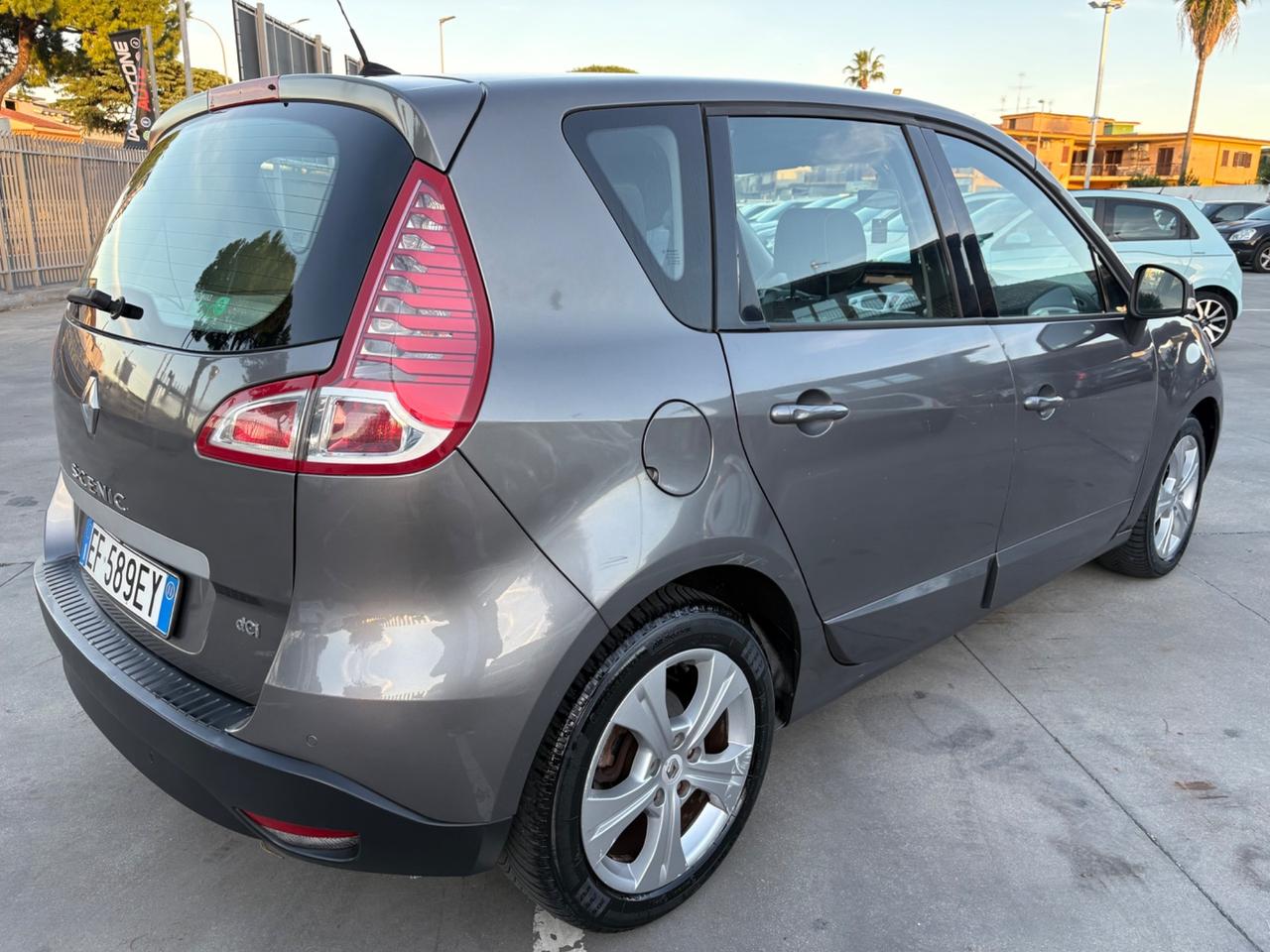 Renault Scenic xmod 1.5 dci 2011