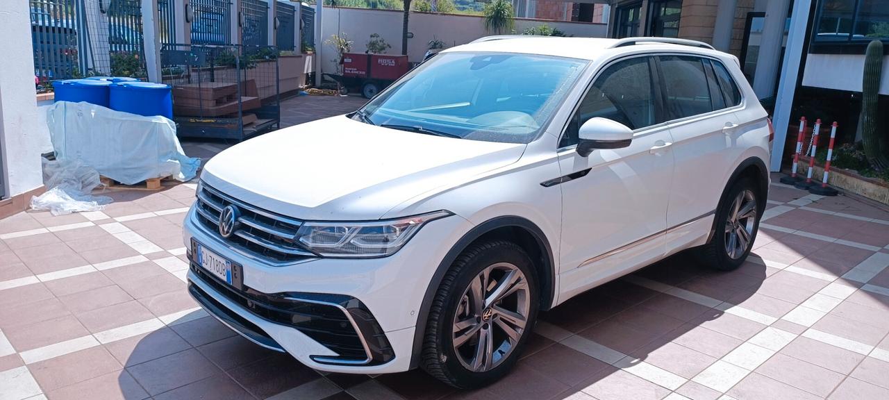 Volkswagen Tiguan 2.0 TDI 200 CV SCR DSG 4MOTION R-Line