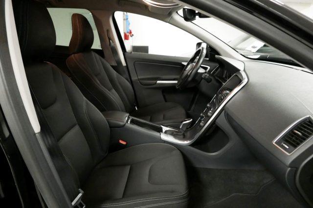 VOLVO XC60 D4 AWD Geartronic Kinetic EURO6B