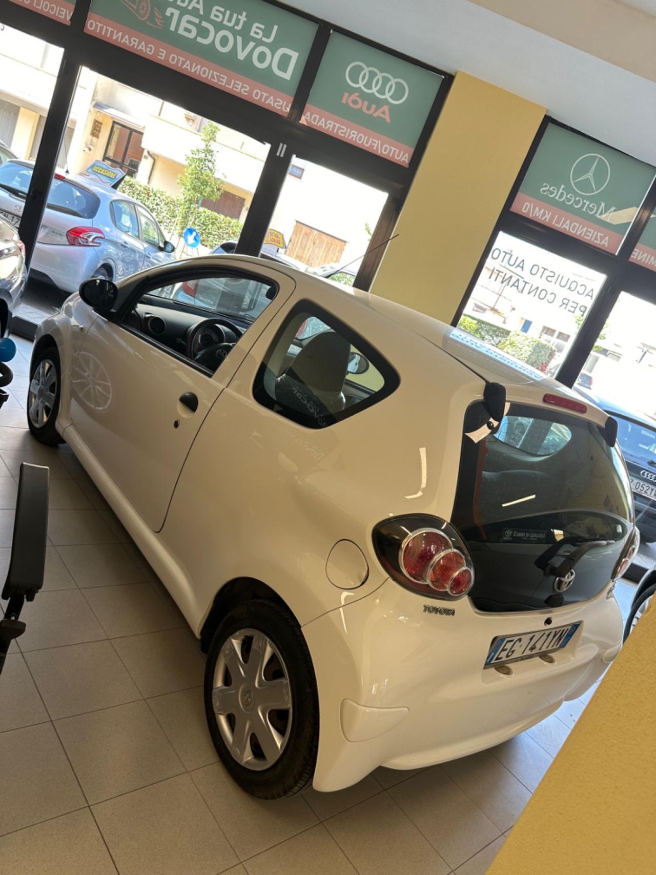 Toyota Aygo 1.0 12V VVT-i 3 porte Now Connect