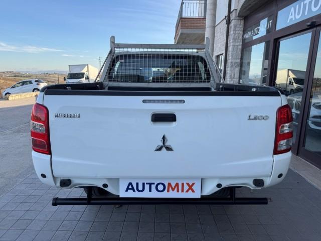 Mitsubishi L200 D.cab 2.4d Invite 4wd 154cv N1