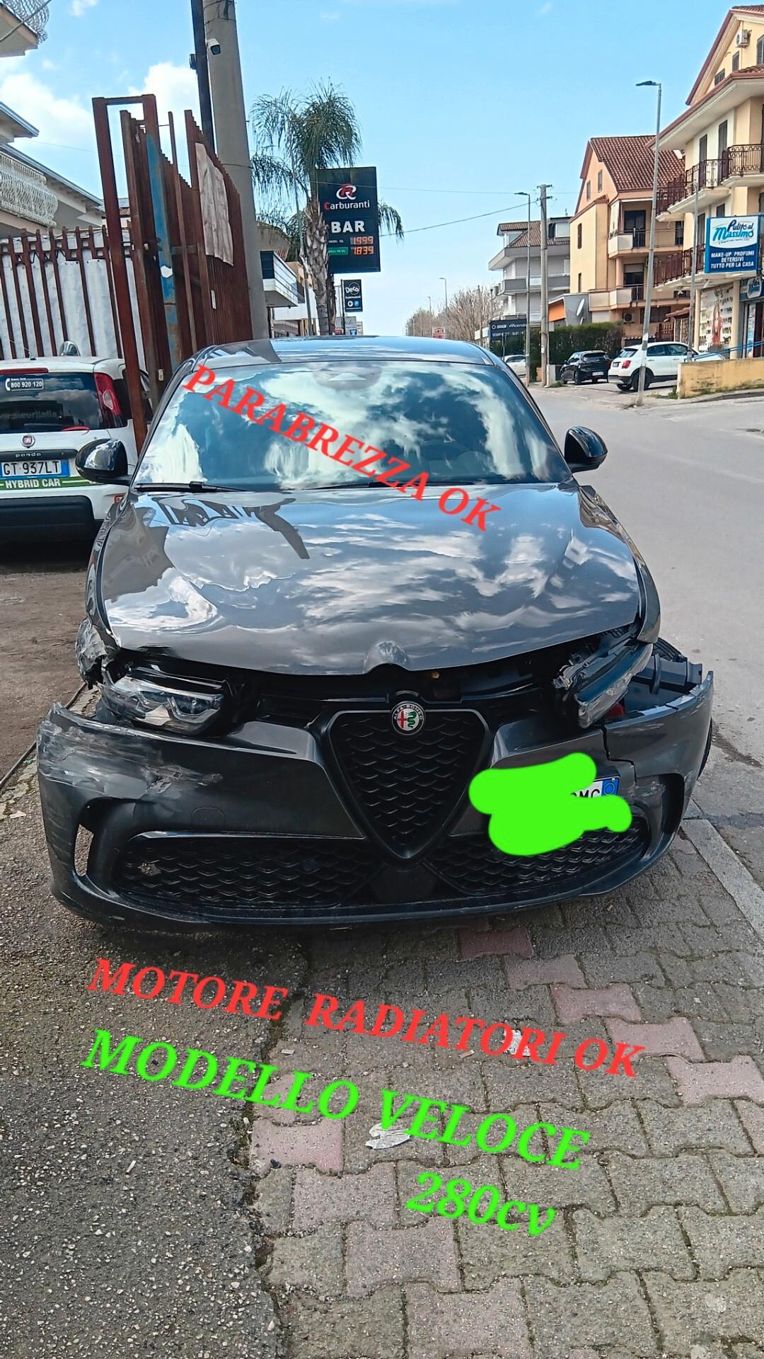 Alfa Romeo Tonale 1.3 280 CV PHEV AT6 Q4 Veloce incidentata sinistrata mondialcars